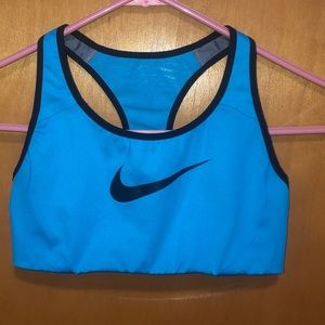sports bra